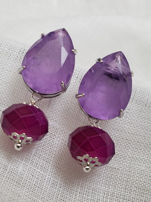 Brinco banhado a prata com cristal lavanda