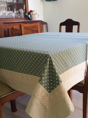 Toalha de mesa com renda