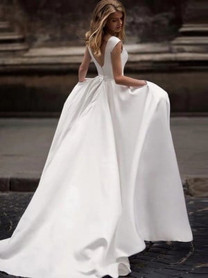 Vestido de noiva com cauda modelo júlia