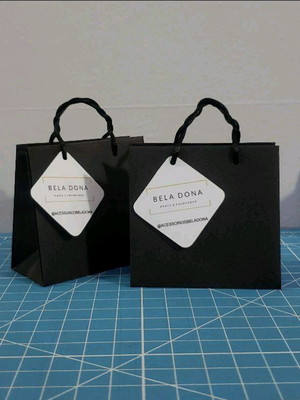 Mini sacolinhas com tags (pacote com 120 unidades)