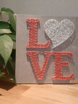 Quadro love em string art