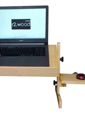 Mesa para notebook com apoio para mouse / leitura. funcional