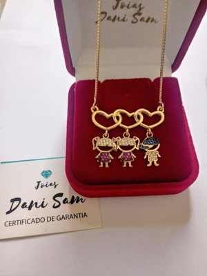 Colar cravejado 3 tres filhos, filhas banhado a ouro 18k