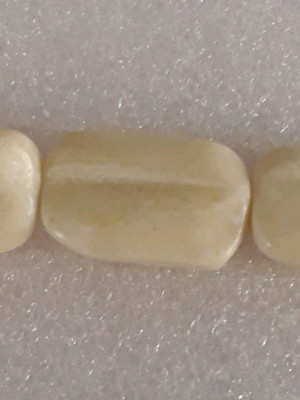 Pedra retangular 2,5x1,5 cm../06pedras.