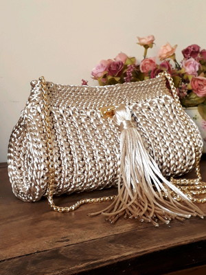 Clutch de crochê em fio de seda champagne - praga