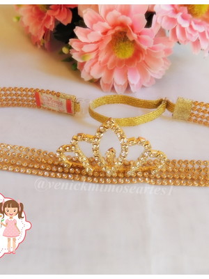 1 faixa de strass com coroa dourada