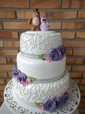 Bolo de rosas lilás casamento - locação