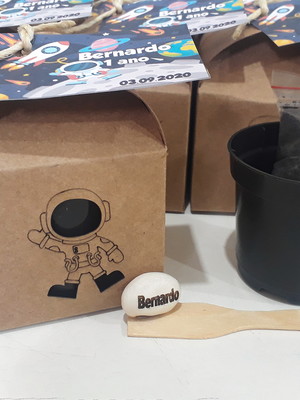Lembrancinha aniversário semente personalizada - astronauta