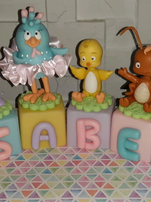 Cubos com nome galinha pintadinha candy collor