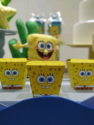 Caixa bob esponja contém 10 unidades