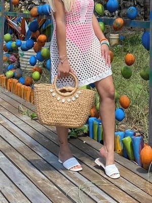 Bolsa de praia em palha meia lua com búzios