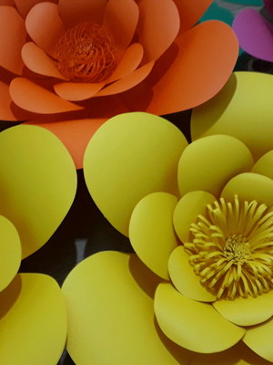 Kit 8 flores folhas de brinde