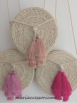 Bolsa de palha redonda com tassel e alça em cordão