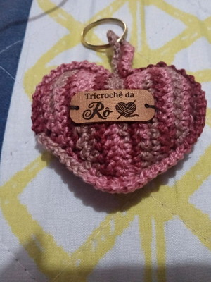 Chaveiro amigurumi coração