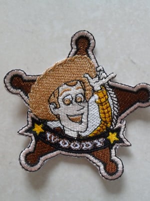 Patch bordado termocolante wood com estrela