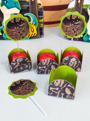 Forminha e topper de doce dinossauro