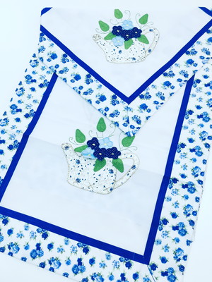 Caminho de mesa- 1 m x 45 cm + toalhinha