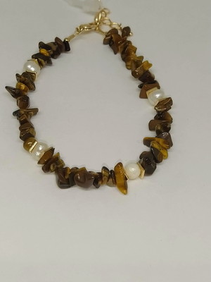 Pulseira com cascalho de pedras olho de tigre.