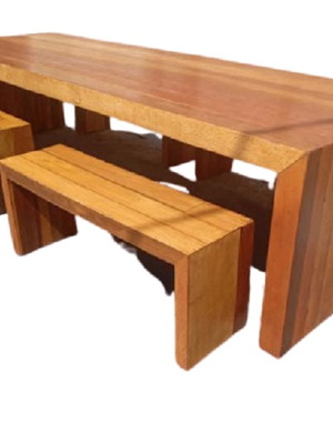 Mesa artesanal lisa sem borda tipo u com 3.00m e 4 bancos