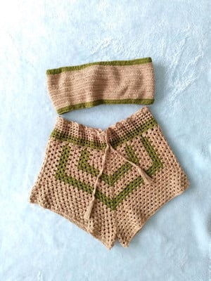 Conjunto feminino de crochê