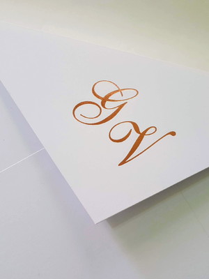 Envelope para convite de bico com iniciais