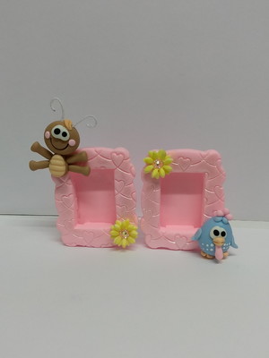 Mini porta retrato em biscuit galinha pintadinha