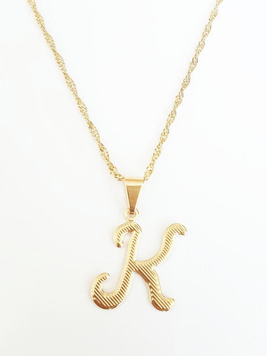 Colar pingente letra inicial k folheado ouro 18k. c1pk18