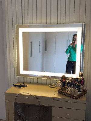 Espelho retangular com iluminação de led -90cm l x 60cm a