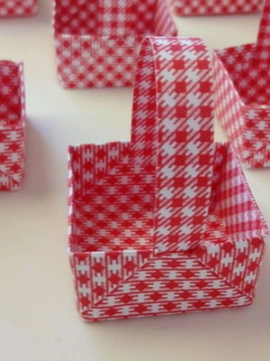 Cestinha xadrez | forma para doces - cor vermelho