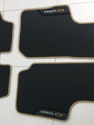 Jogo de tapete emborrachado gm corsa