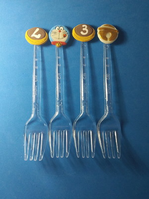 Garfinhos doraemon em biscuit