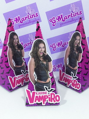 Caixa pirâmide 3d chica vampiro