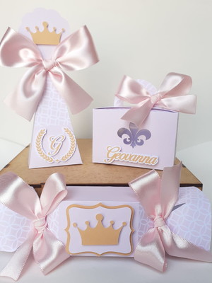 Kit papelaria personalizada -realeza básico 30 itens