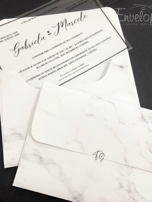 Convite transparente com envelope mármore personalizado