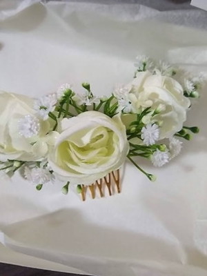 Arranjo de cabelo floral