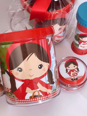 Caneca com kit diversão - chapeuzinho