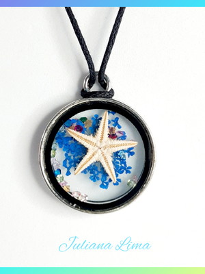 Colar estrela do mar, flor azul escuro pedrinhas de cristal