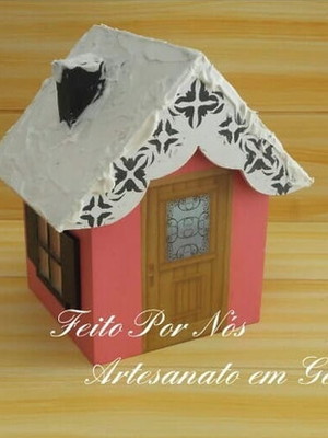 Mini porta panetone casinha rosa