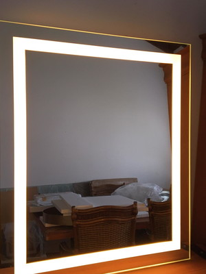 Espelho retangular com iluminação de led 95cm a x 80cm l