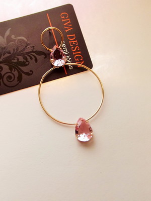 Brincos zircônia rosa círculos folheado a ouro 18k.