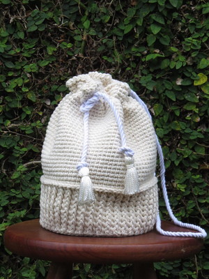 Bolsa saco em crochê natural