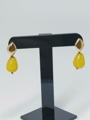 Brinco dourado com gota de pedra semijoia