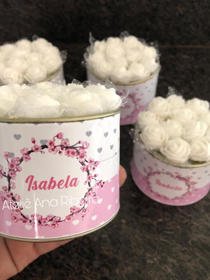 Latas com flores lembrancinha