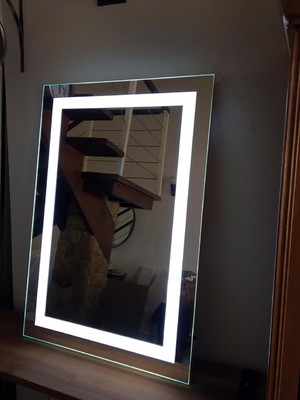 Espelho retangular com iluminação de led 113,7cm a x 79cm l