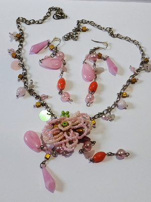 Colar e brincos artesanais - rosa