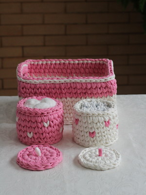 Kit higiene bebê em crochê com fio de malha 5 peças - tulipa