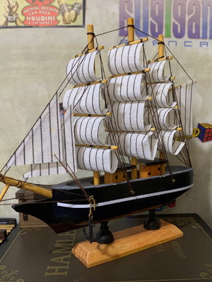 Navio de madeira preto a vela embarcação caravelas a 20cm