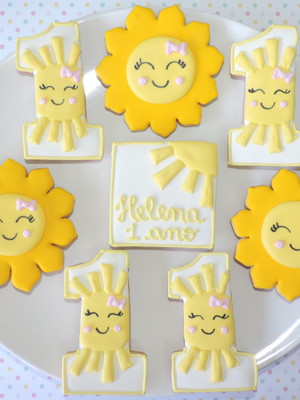 Biscoitos decorados lá vem o sol