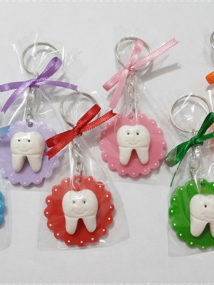 Kit com 10 chaveiros de dente com base (3,7 × 3,7)