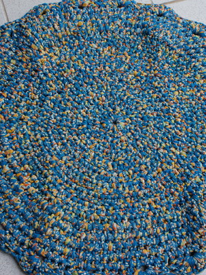 Tapete redondo de croche em fio de malha - tapmared015